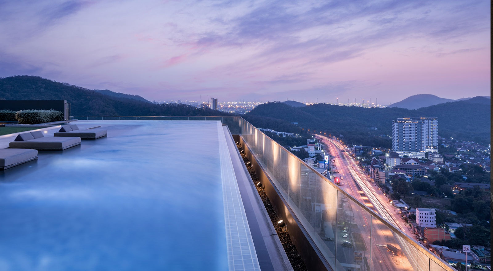 วิวพาโนรามาทะเลศรีราชาจากโครงการ Knightsbridge The Ocean